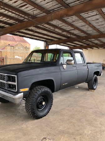 Photo 91 Chevy 3500 crew cab square body 4x4 Cummins hunting - $21,000 (Brownsville)