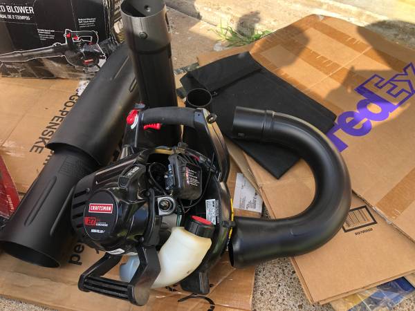 Photo Craftsman 27cc Gas Leaf Blower with Vacuum Kit - VG Condition $135