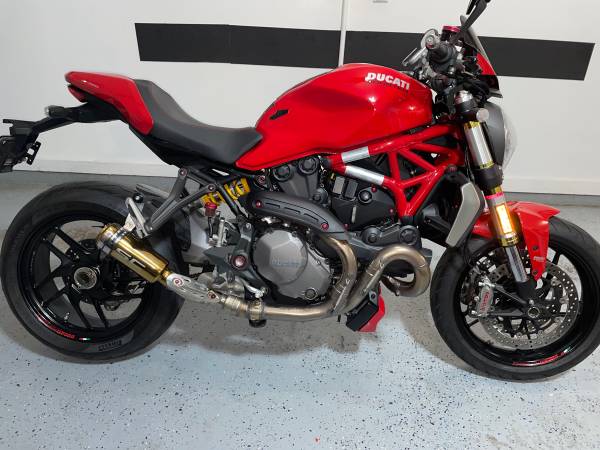 Photo Ducati Monster 1200 $12,500