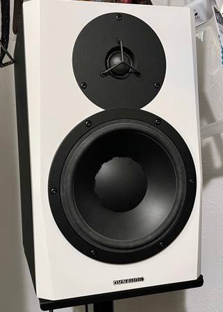 Photo Dynaudio Lyd 8 Reference Speakers $300