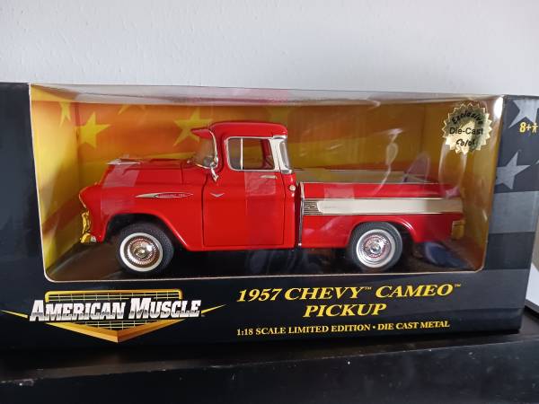 Photo Ertl American Muscle 1957 Chevy Cameo Pickup Truck 118 Scale Diecast $100