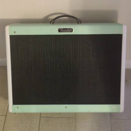 Photo Fender Hot Rod Deluxe III Special Edition Seafoam Green $425