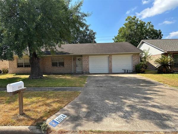 Photo Find a home, the easy way - Home in Deer Park. 4 Beds, 2 Baths $299,000