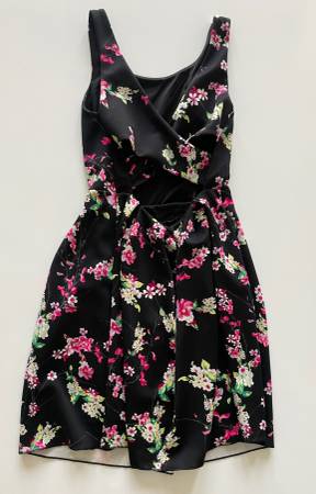 Photo Floral black A-line dress - Express $8