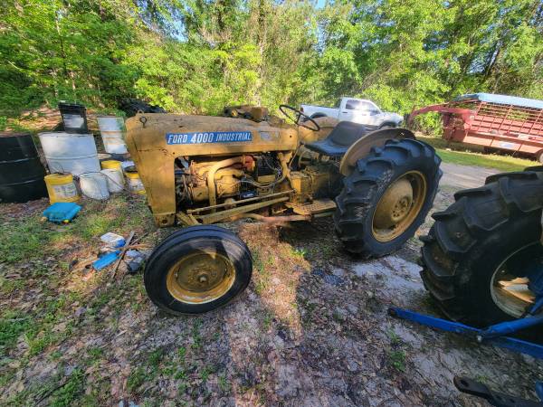 Photo Ford 4000 Diesel tractor not currently eunning $2,000