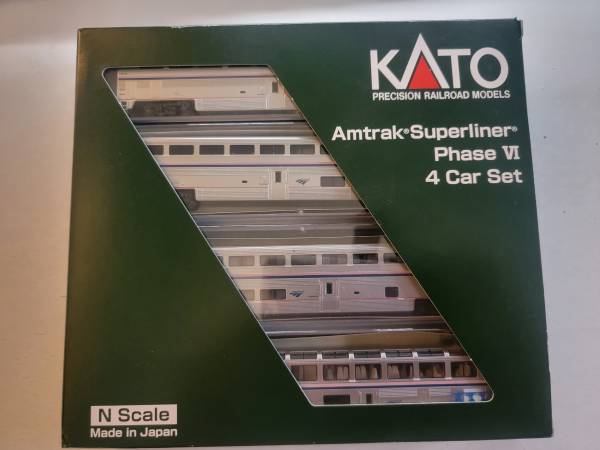 Photo KATO - Amtrak Superliner VI, 4 Car set. N scale $100