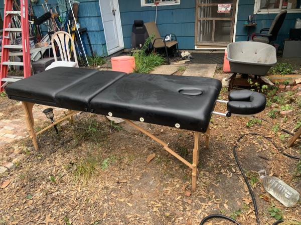 Photo Massage table, thick, folding, extras $100
