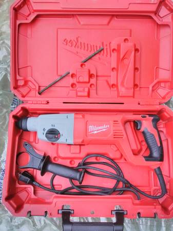 Photo Milwaukee 5262-21 1 SDS D-Handle Rotary Hammer with Hard Case $140