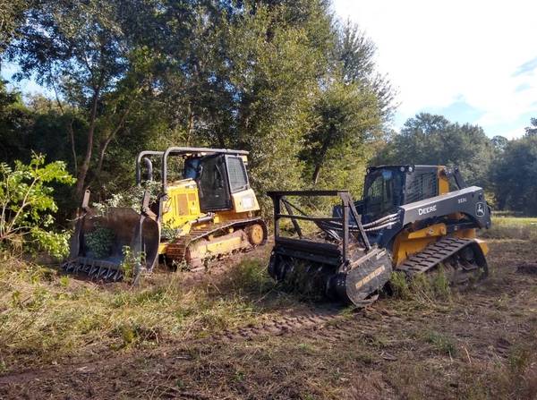 Photo Mulching Driveway and Dirt work $100