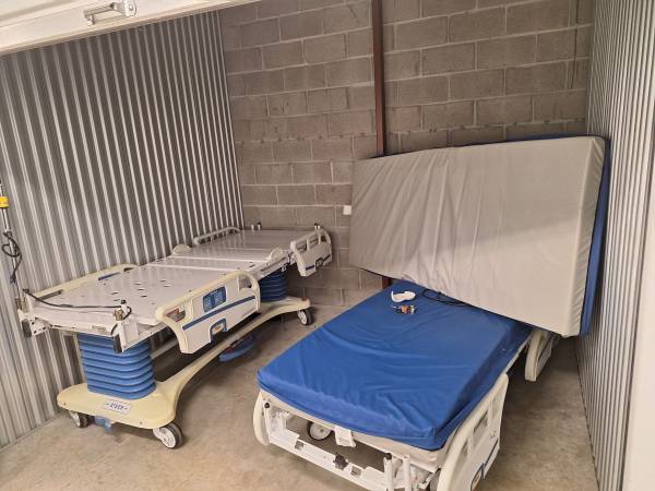 Photo Stryker S3 MedSurg Hospital Bed $1100 $1,100