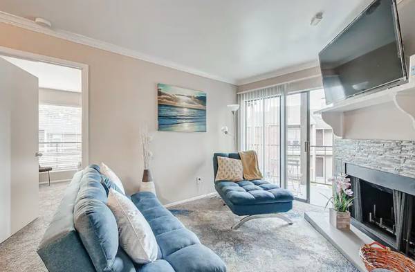 Photo Take Over This Beautiful Lease - FULLY FURNISHED $1,400