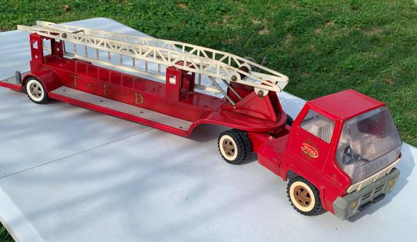 Photo Tonka Vintage 50s Pressed Steel Aerial Hook  Ladder Fire Truck $225