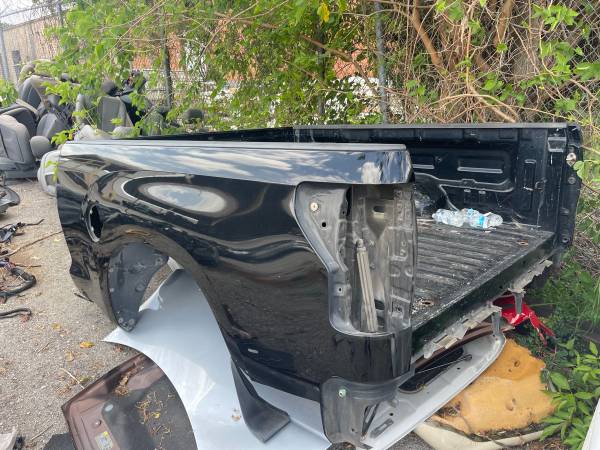 Photo Toyota Tundra pick up truck bed $400