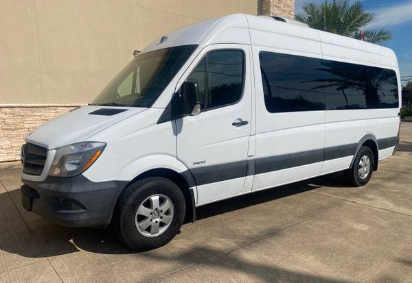 Photo 2015 Mercedes Sprinter Passenger Van 2500 - $42,750 (Houston)