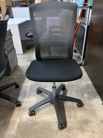Photo knoll life ergonomic office chair $199