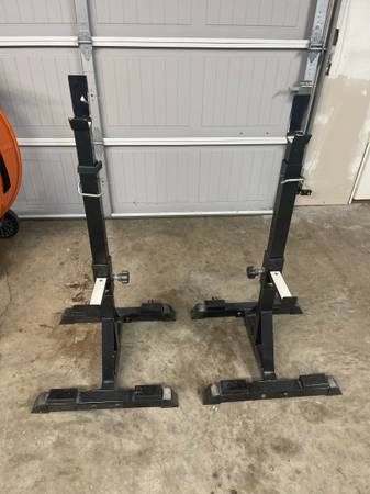 Photo mobile squat rack $40