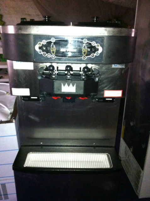 Photo Taylor C712 Water Cooled Frozen Yoghurt  Ice Cream Machine