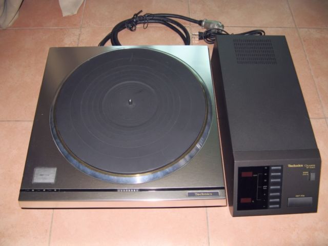Photo Technics SP-10MkIII Direct Drive Turntable