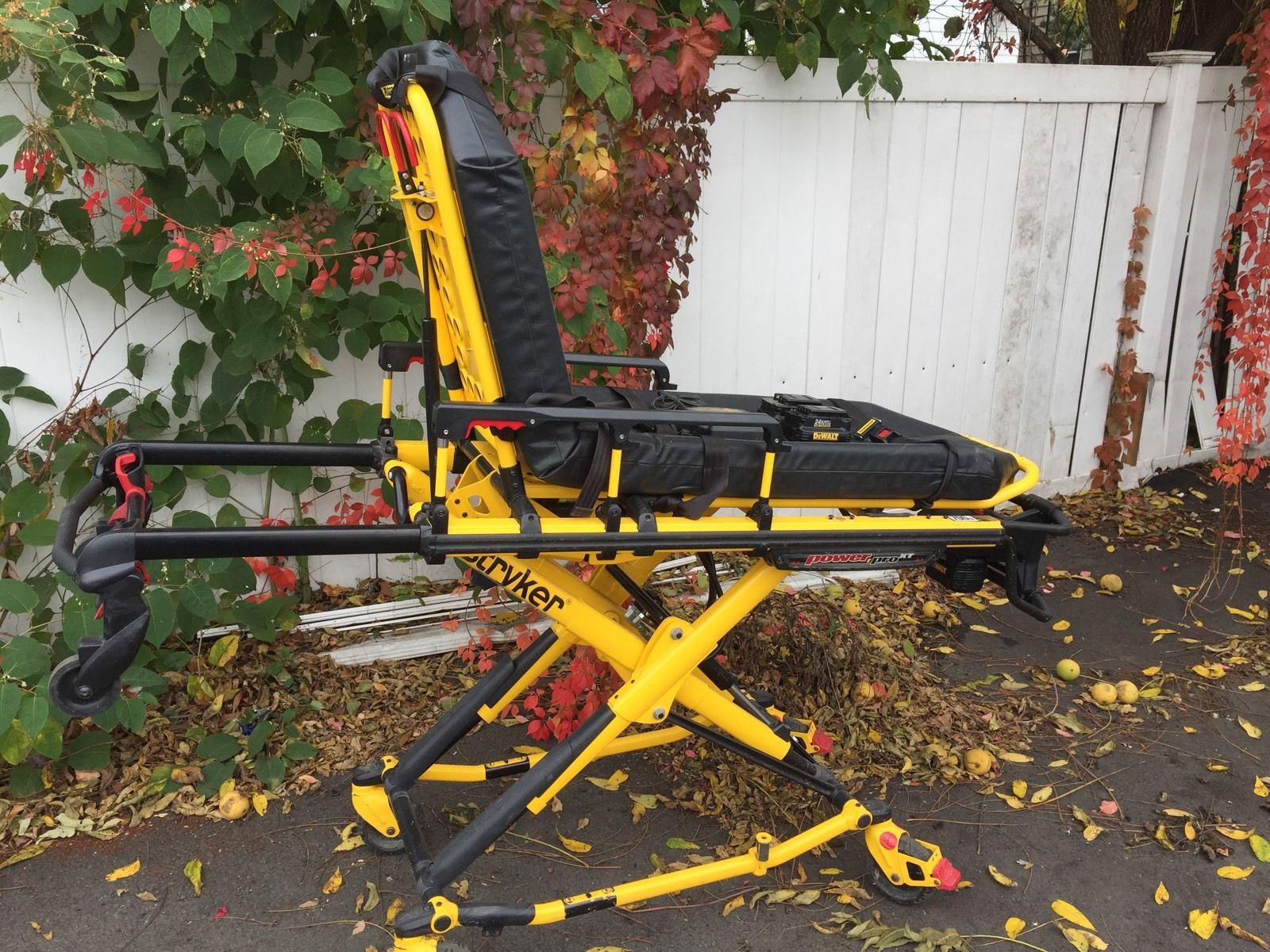 Stryker Power Pro XT 700lb Ems Stretcher Tools For Sale Houston, TX