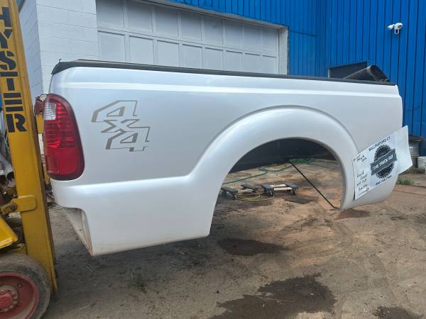 Photo 11-16 ford super duty southern rot free pearl white 6.5ft short bed $5,500