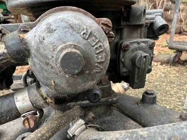 Photo 1976 BMW 2002 Weber carb and manifold $225