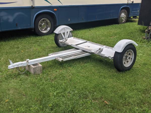 Photo 1989 TL Car Dolly - Center Pivot Type (Missing Rs) $295