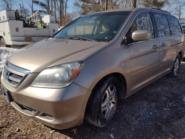 Photo 2007 gold honda Odyssey. 162.000 miles - $3,900 (Newburgh. Town of...come buy it today)