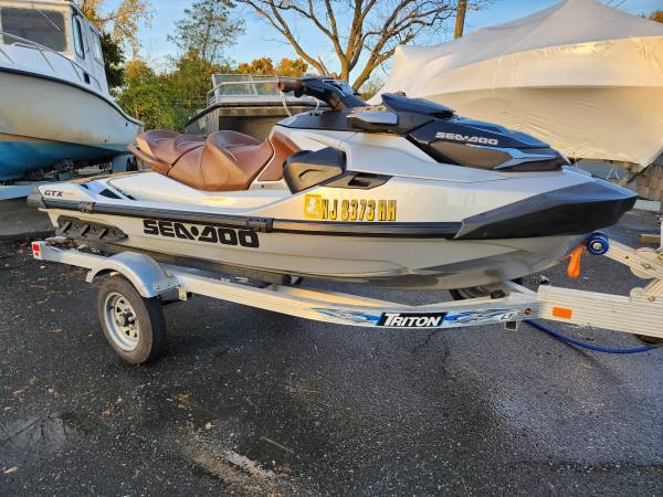 2018 Sea-Doo GTX Limited 300 - Immaculate Condition, Fresh water use $15,000