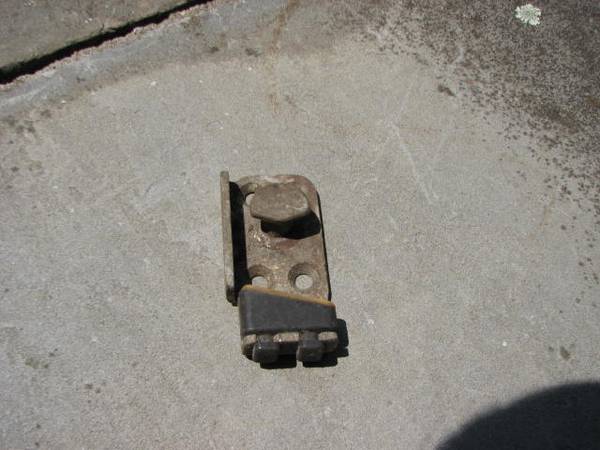 Photo 67-79 VW striker plate 111 837 036E $10