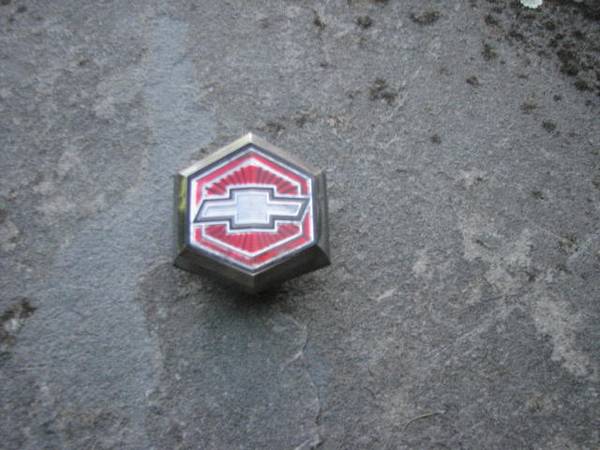 Photo 74-77 Chevrolet bow tie hood ornament emblem 14013428 $20