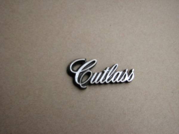 Photo 78-84 Oldsmobile Cutlass Calais side rear OEM emblem $10