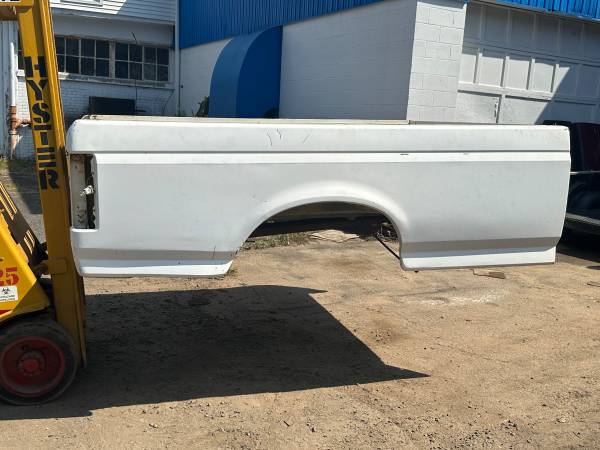 Photo 87-97 ford OBS southern rot free 8ft dual tank long bed $2,400