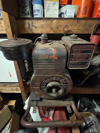 Photo Briggs  Stratton 9HP Industrial generator, Mid 50s $150