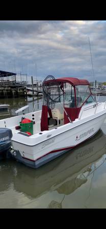 Photo Cuddy Cabin Fishing Boat $15,000