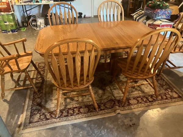 Photo Dining rm table  chairs $125