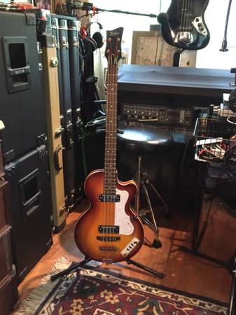 NEW Hofner Club Bass w Case $400