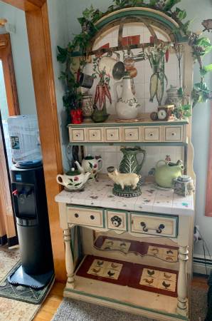 Photo Pulaski French Country Wood and Tile Bakers Rack and matching table $1,200