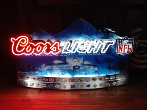Photo RARE VINTAGE NFL COORS LIGHT NEON DISPLAY LIGHT MINT CONDITION