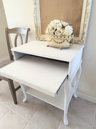 Photo Small Pull Out Desk $30