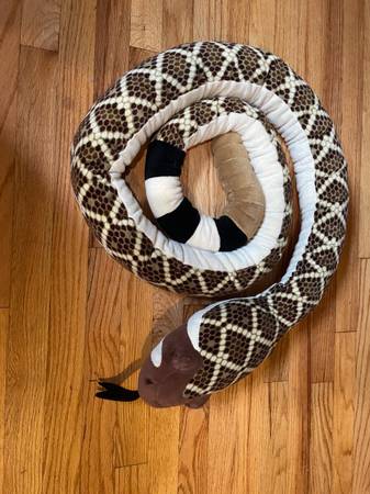 Photo Stuffed animal toy rattlesnakeover 8 feet long $19