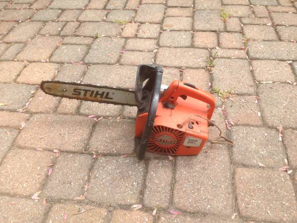 Photo Vintage 1977 Stihl 015L 32cc 14 Gas Chainsaw (Made in Germany) $200