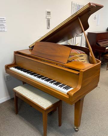 Photo Yamaha Grand Piano $7,500