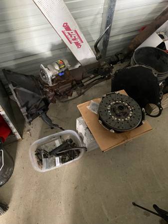 Photo ford 4 speed transmission $1,900