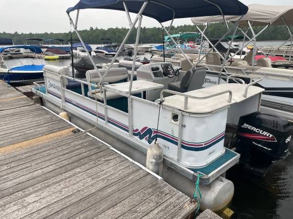Photo sweetwater pontoon boat $6,000