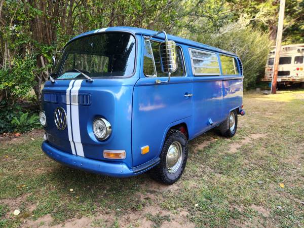 Photo 1970 VW BAY WINDOW BUS $18,500