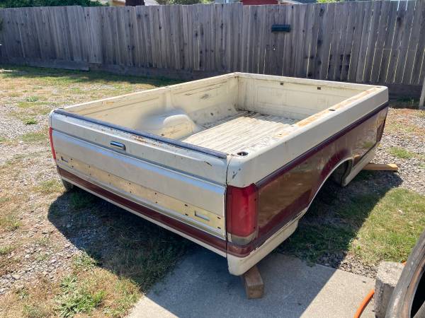 Photo 1990 Ford pickup bed, long bed $250