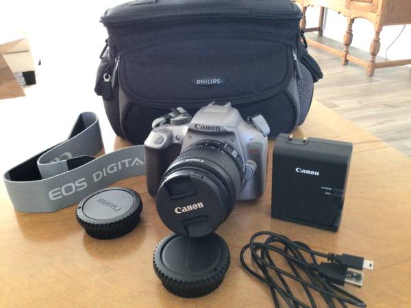 Photo CANON EOS REBEL CAMERA  $300