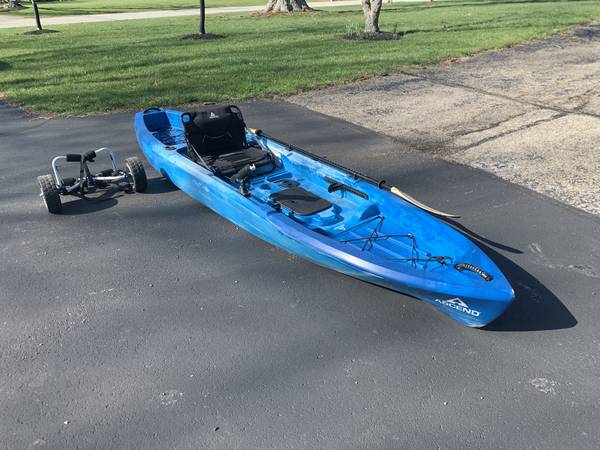 Ascend Fs12 Sit On Top Fishing Kayak $500 