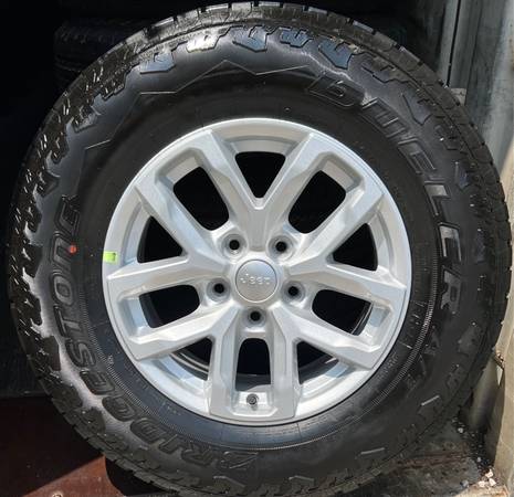 Photo Jeep Wrangler or Gladiator wheels with Bridgestone tires (4) $650