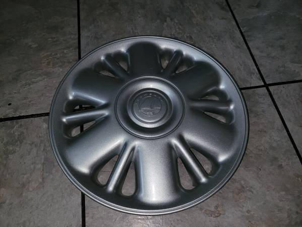 1997-2000 Plymouth Voyager 15 inch OEM Hubcap $20